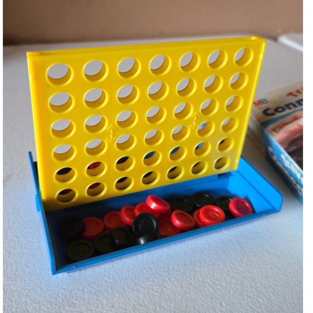 Vintage 1983 Milton Bradley Travel Connect Four Vertical Checkers Game⁷ - Picture 3 of 6